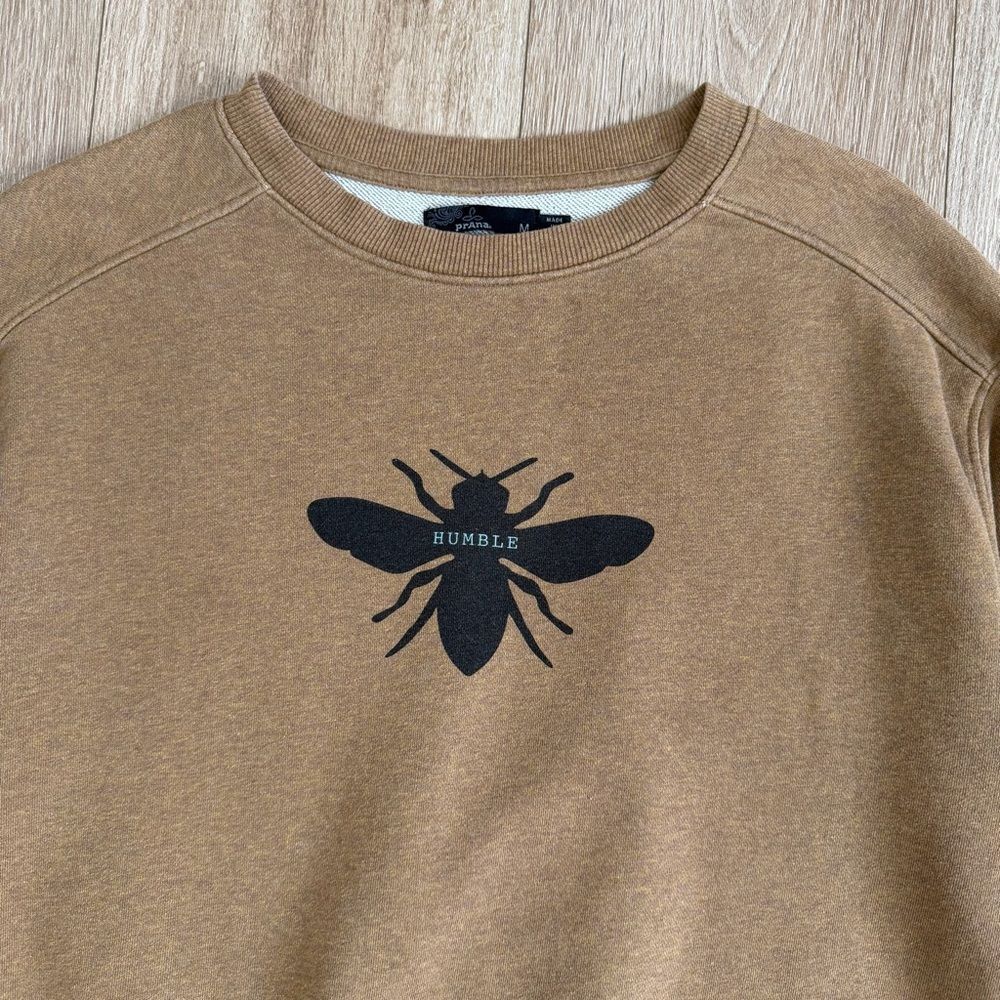 Prana Organic Cotton Humble Bee Graphic Sweatshirt Tee Size Medium Brown / Tan - Picture 2 of 11